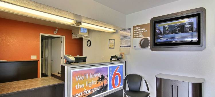 索尔文区布尔顿6号汽车旅馆(Motel 6 Buellton, CA - Solvang Area)图片
