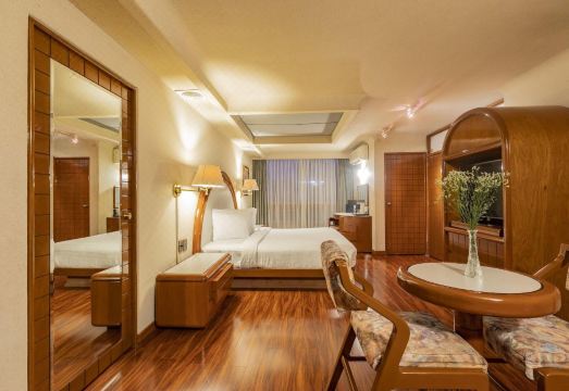 Hotel BeverlyOver view