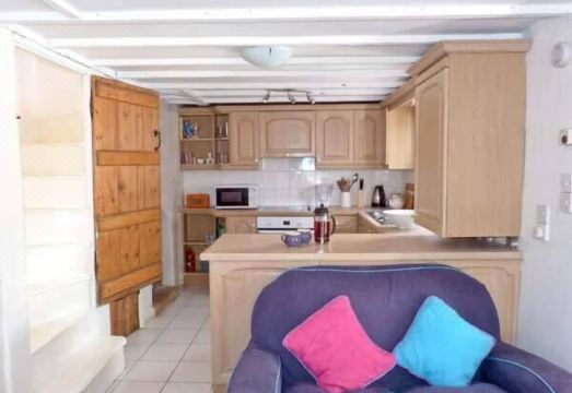 Seashell Cottage Hotel Overview