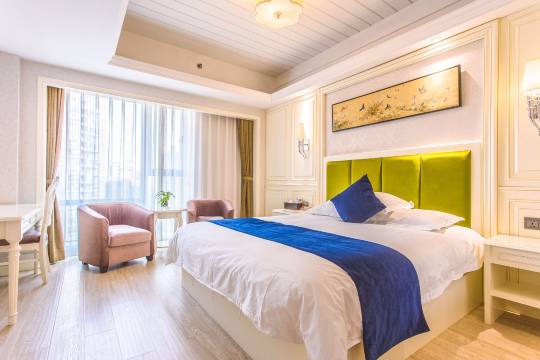 智颐尚品西湖文化广场店民宿(华电弄分店)