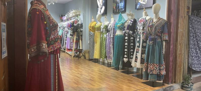 丽江古城与山而栖qi)精品南门民宿(东正街分店)图片