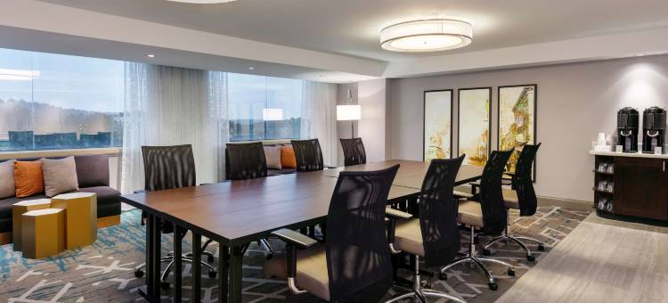 佩利米特公园希尔顿逸林酒店(DoubleTree by Hilton Birmingham Perimeter Park)图片