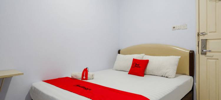 红多兹@布拉沃潘泰卡玛利巴务巴务酒店(RedDoorz @ Hotel Bravo Pantai Kamali Bau Bau)图片