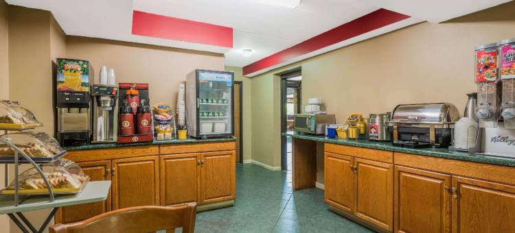 路易斯维尔东品质套房酒店(Quality Inn & Suites Louisville East)图片