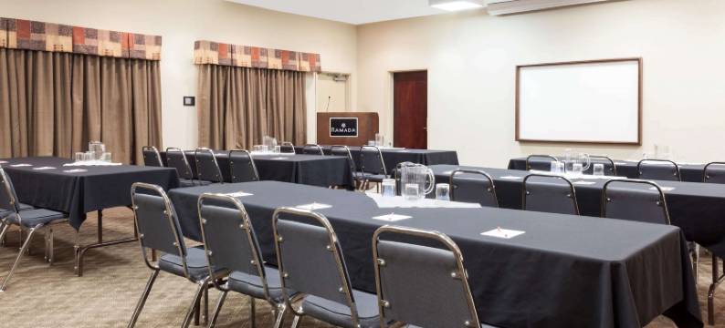 韦本温德姆华美达酒店(Ramada by Wyndham Weyburn)图片