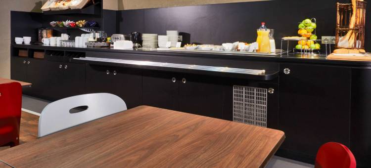 巴黎西部 - 勒瓦卢瓦佩雷康铂酒店(Campanile Paris Ouest - Pte de Champerret Levallois)图片