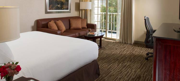 三角研究园罗利达拉姆机场希尔顿逸林酒店(DoubleTree by Hilton Raleigh - Durham Airport at Research Triangle Park)图片