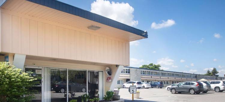 希克斯维尔长岛戴斯酒店(Days Inn by Wyndham Hicksville Long Island)图片
