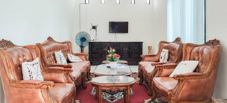 占碑Simpang Rimbo红多兹Plus沙里亚酒店2(RedDoorz Plus Syariah Near Simpang Rimbo Jambi 2)图片
