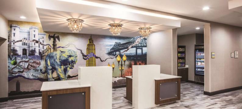 巴吞鲁日艾伦港拉昆塔温德姆套房酒店(La Quinta Inn & Suites by Wyndham Baton Rouge - Port Allen)图片