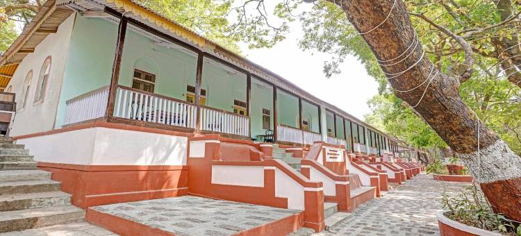 Treebo 塞西尔度假村，距离马瑟兰火车站600米(Treebo Cecil Resort, 600 Mtrs from Matheran Railway Station)图片