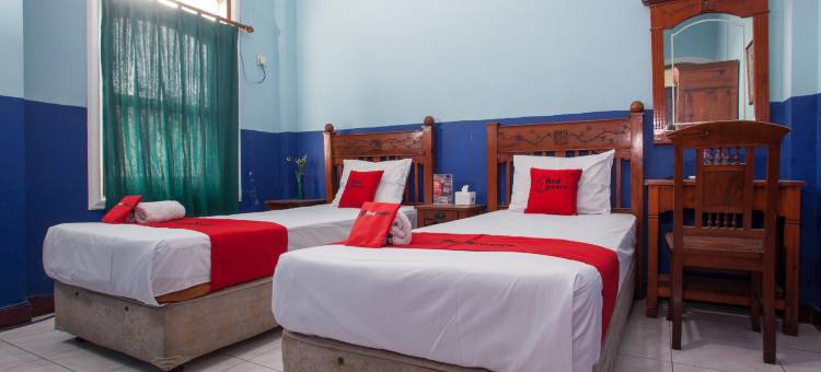 泗水红多兹酒店(RedDoorz @ Genteng Surabaya 2)图片