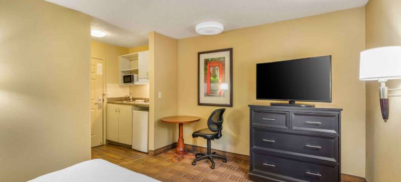 切萨皮克-丘奇兰大道-长住美国精选套房酒店(Extended Stay America Select Suites - Chesapeake - Churchland Blvd)图片