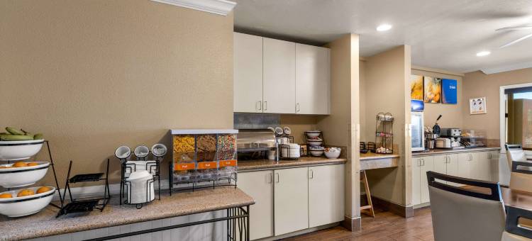 圣迭戈机场海港舒适酒店(Comfort Inn San Diego Airport at the Harbor)图片