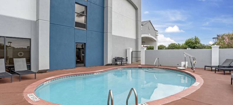 欧佩莱卡-奥本舒适酒店(Comfort Inn Opelika - Auburn)图片