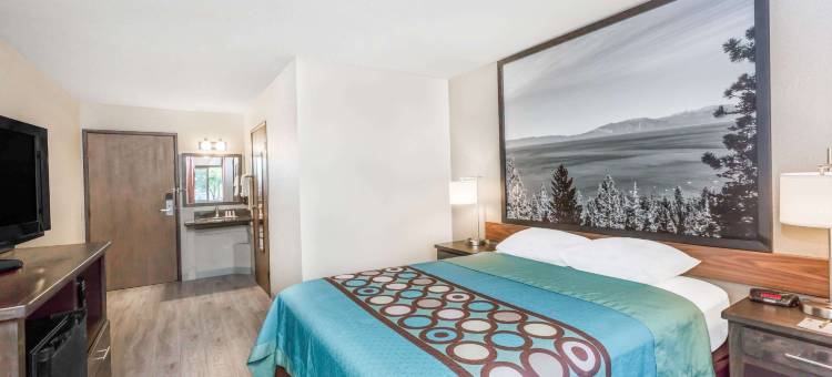 雷丁速8酒店(Super 8 by Wyndham Redding)图片