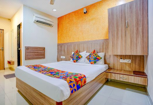FabHotel Prakash Inn - Nr Mumbai International Airport Hotel Overview