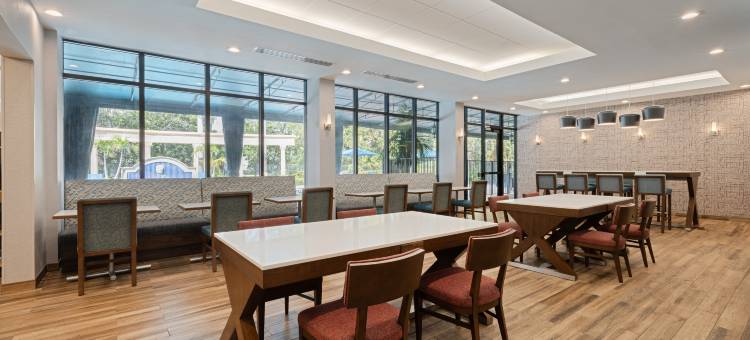 希尔顿欢朋酒店-博卡拉顿鹿野滩(Hampton Inn Boca Raton/Deerfield Beach)图片