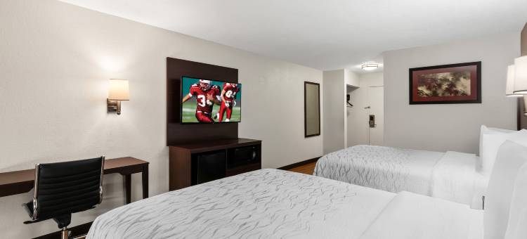 亚特兰大机场南红顶PLUS套房酒店(Red Roof Plus+ & Suites Atlanta Airport South)图片