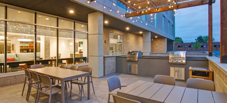 蒙特娄多瓦尔希尔顿惠庭酒店(Home2 Suites by Hilton Montreal Dorval)图片