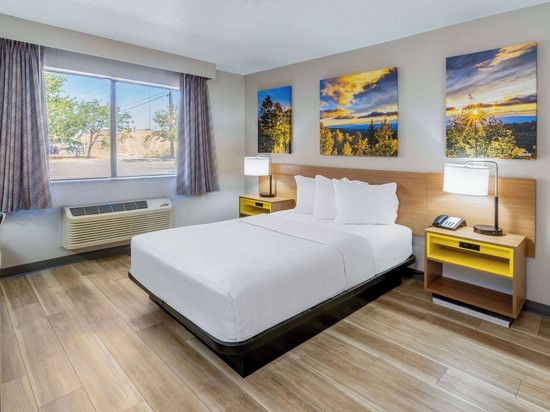 洛斯卢纳斯戴斯酒店