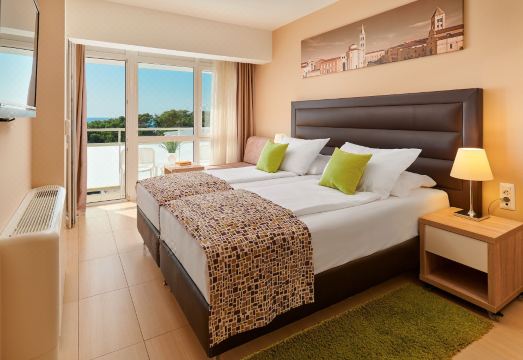 Hotel Pinija Hotel Overview