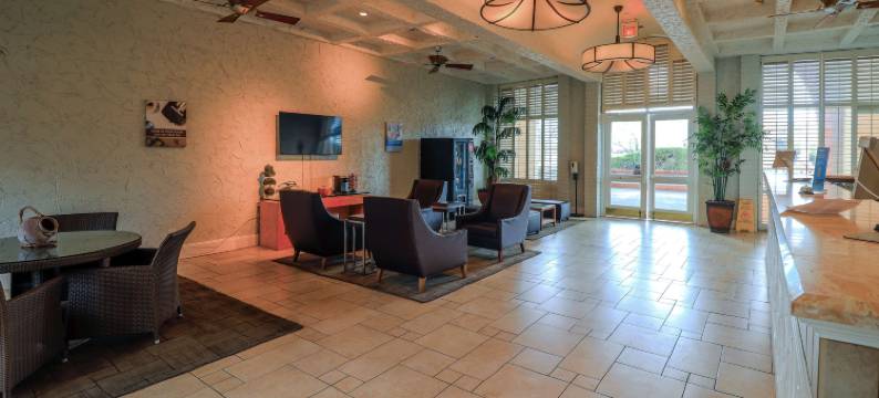 24街凤凰城机场希尔顿合博套房酒店(Motel 6 Phoenix, AZ – Sky Harbor)图片