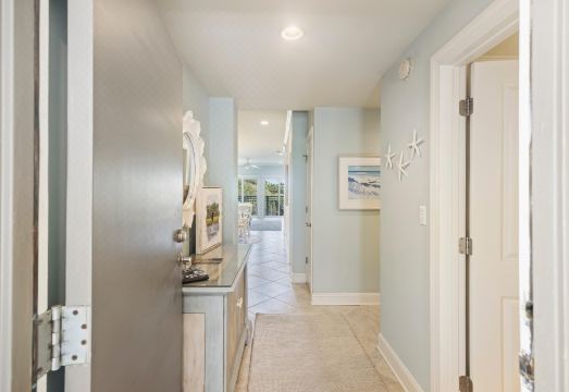 Ocean View and Luxury Furnishings - Exquisite Island Escape Hotel Overview