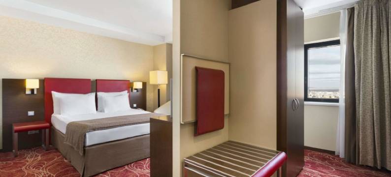 锡比乌华美达温德姆酒店(Ramada by Wyndham Sibiu)图片