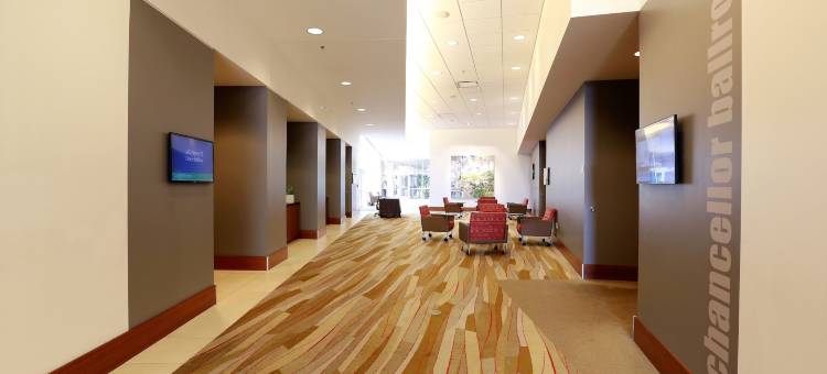 I酒店及会议中心 - 尚佩恩(I Hotel and Illinois Conference Center - Champaign)图片
