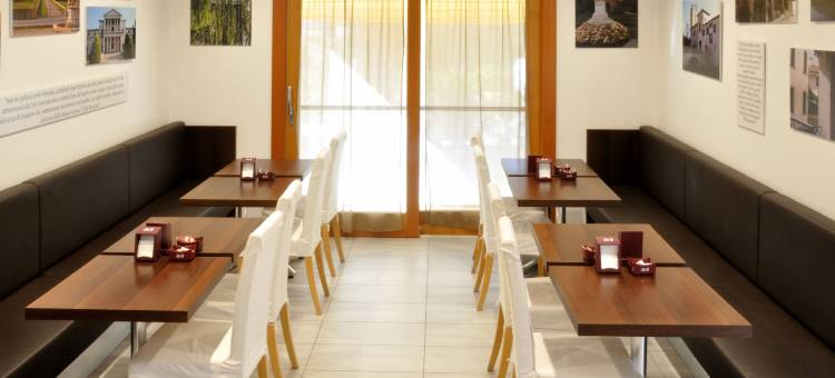 梅萨露娜酒店(Hotel Mezzaluna)图片