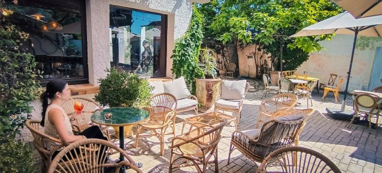 莱斯维涅斯布兰彻斯酒店(Logis Vignes Blanches Hôtel Cosy et Restaurant de Terroir)图片