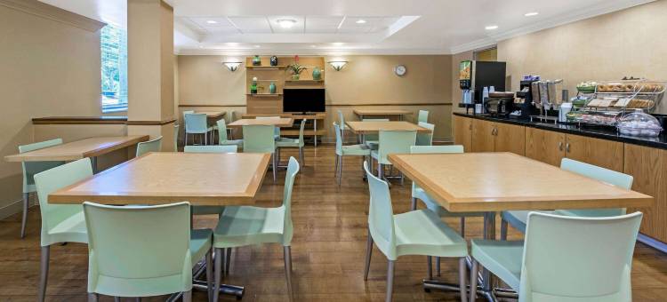 西棕榈滩机场拉昆塔温德姆套房酒店(La Quinta Inn & Suites by Wyndham West Palm Beach Airport)图片