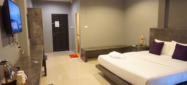 拉廊普洛尼海酒店(Ploenjai Hotel Ranong)图片
