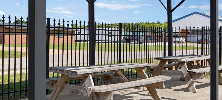 迪莫波利斯温德姆戴斯酒店(Days Inn by Wyndham Demopolis)图片