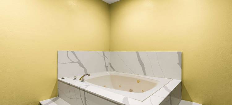 品质酒店宾馆湾城德克萨斯(Quality Inn Bay City TX)图片