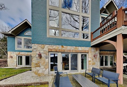 Seek A Sunset Hotel Overview