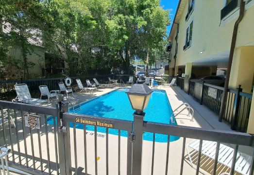 Saint Simons Inn by the Lighthouse Hotel Overview