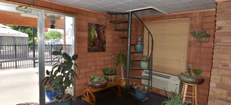 拉里亚特汽车旅馆(Lariat Motel)图片