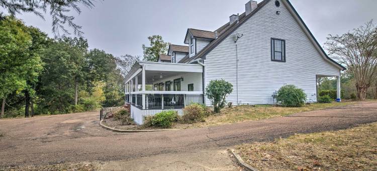 Starkvegas俱乐部会所~距离MSU校园2英里！(Starkvegas Clubhouse ~ 2 Mi to MSU Campus!)图片