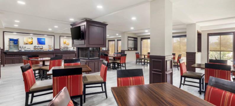 近I-57波旁舒适酒店(Comfort Inn Bourbonnais Near I-57)图片