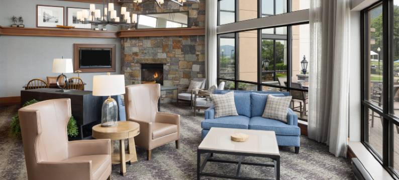 Holiday Inn Resort 乔治湖，草地(Holiday Inn Resort LAKE GEORGE - ADIRONDACK AREA by IHG)图片
