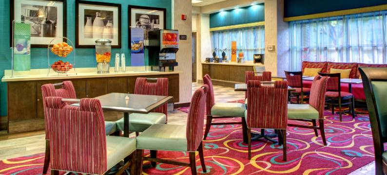 迈阿密椰林珊瑚山墙欢朋酒店(Hampton Inn Miami-Coconut Grove/Coral Gables)图片