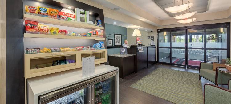 希尔顿欢朋酒店-尼斯维尔埃格林空军基地(Hampton Inn Niceville-Eglin Air Force Base)图片