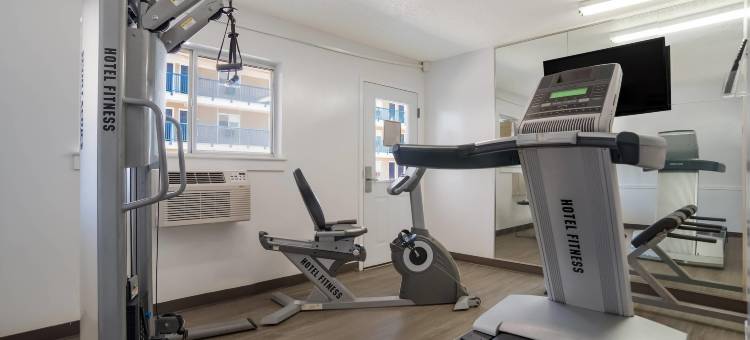 比洛克西北区郊区开放式客房(Suburban Studios Biloxi North Area)图片