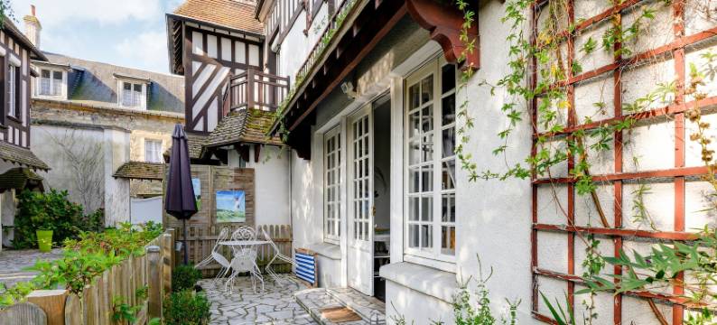 Romantic Escape in Normandy图片