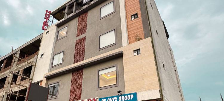 克洛弗酒店由奥尼克斯集团运营(Hotel Clover Inn by Onyx Group)图片