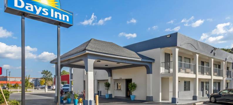 古斯克里克戴斯酒店(Days Inn by Wyndham Goose Creek)图片