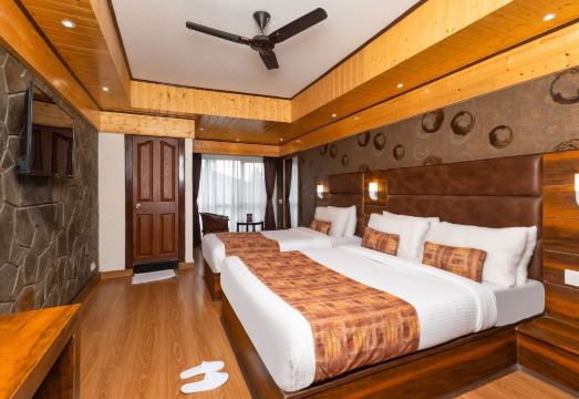 Sumitel Queens Yard Hotel Overview