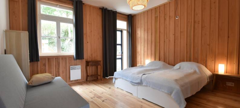 Mansion in Cuzy with Pool and Scenic Views图片